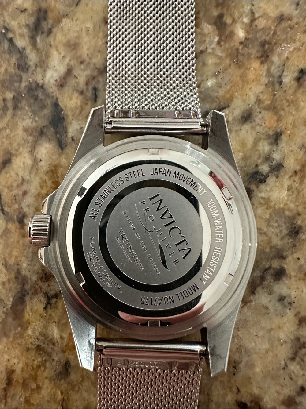 ⏱️⌚️Invicta Silver Mesh Strap Watch with Red and Blue Bezel - Picture 4 of 4